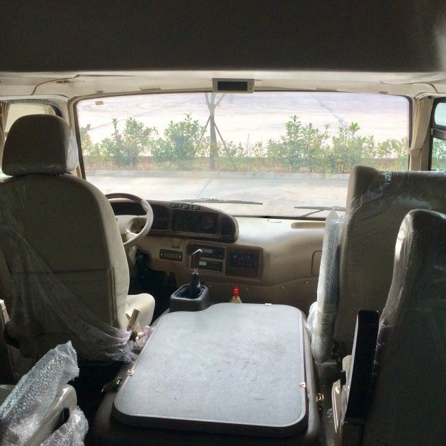 7,25-Sitzer Diesel-Transport-Coaster-Bus mit Euro-4-Emission und Blattfederung