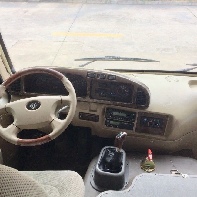 7,25-Sitzer Diesel-Transport-Coaster-Bus mit Euro-4-Emission und Blattfederung