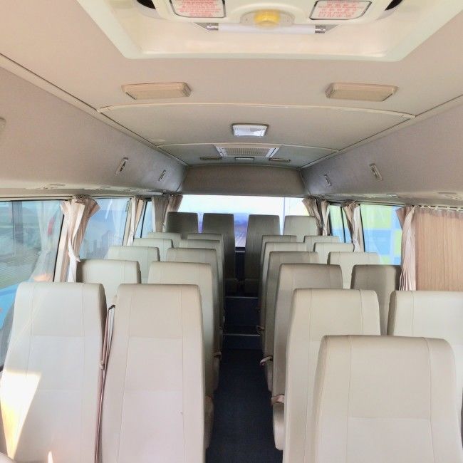 18-Sitzer-Elektro-Coaster-Bus mit 200 km Reichweite und 89,7 kWh Batterie für den öffentlichen Verkehr